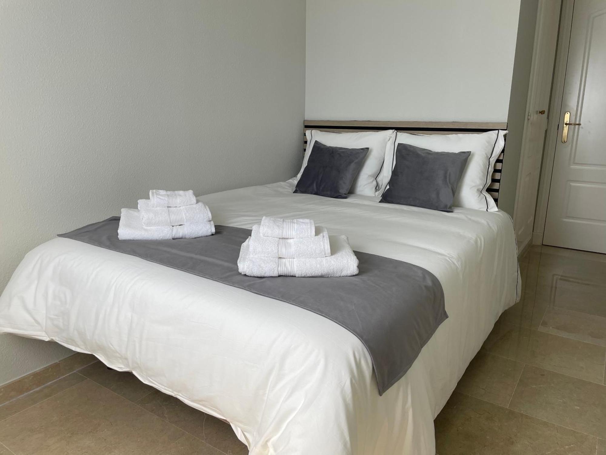 Apartamento En Marina Duquesa Castillo de Sabinillas Bagian luar foto