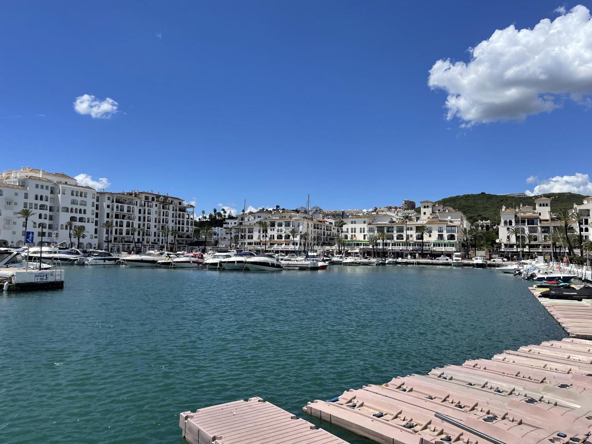 Apartamento En Marina Duquesa Castillo de Sabinillas Bagian luar foto