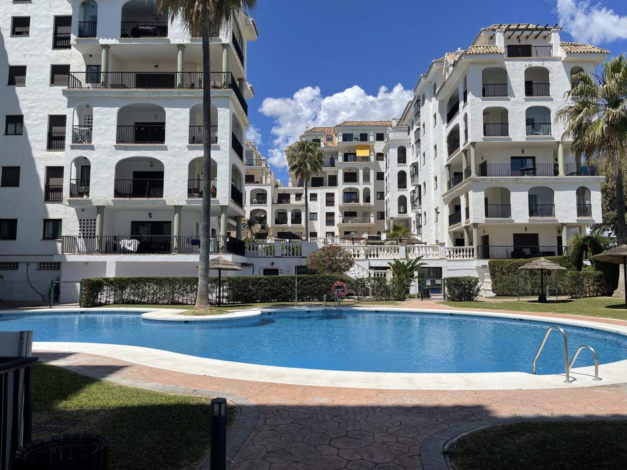 Apartamento En Marina Duquesa Castillo de Sabinillas Bagian luar foto